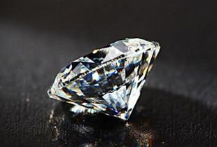 如何识别钻石的真伪?