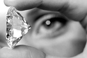 钻石首饰保养及护理：珍视与维护之道